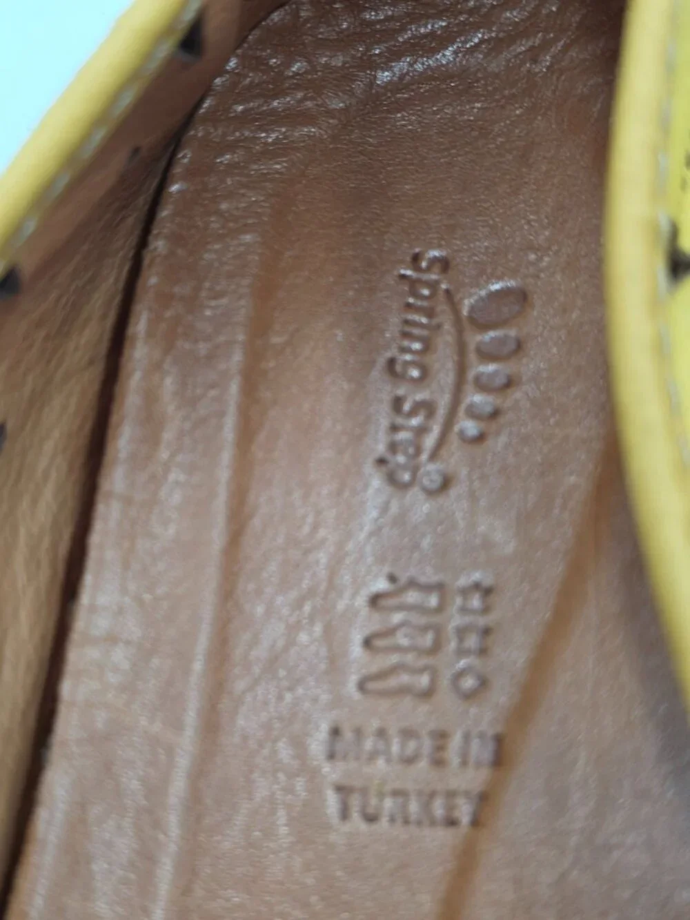 Spring Step Women's Yelow Leather Fusaro Slip-On Flats Loafers Sz 9.5 (40) 3822